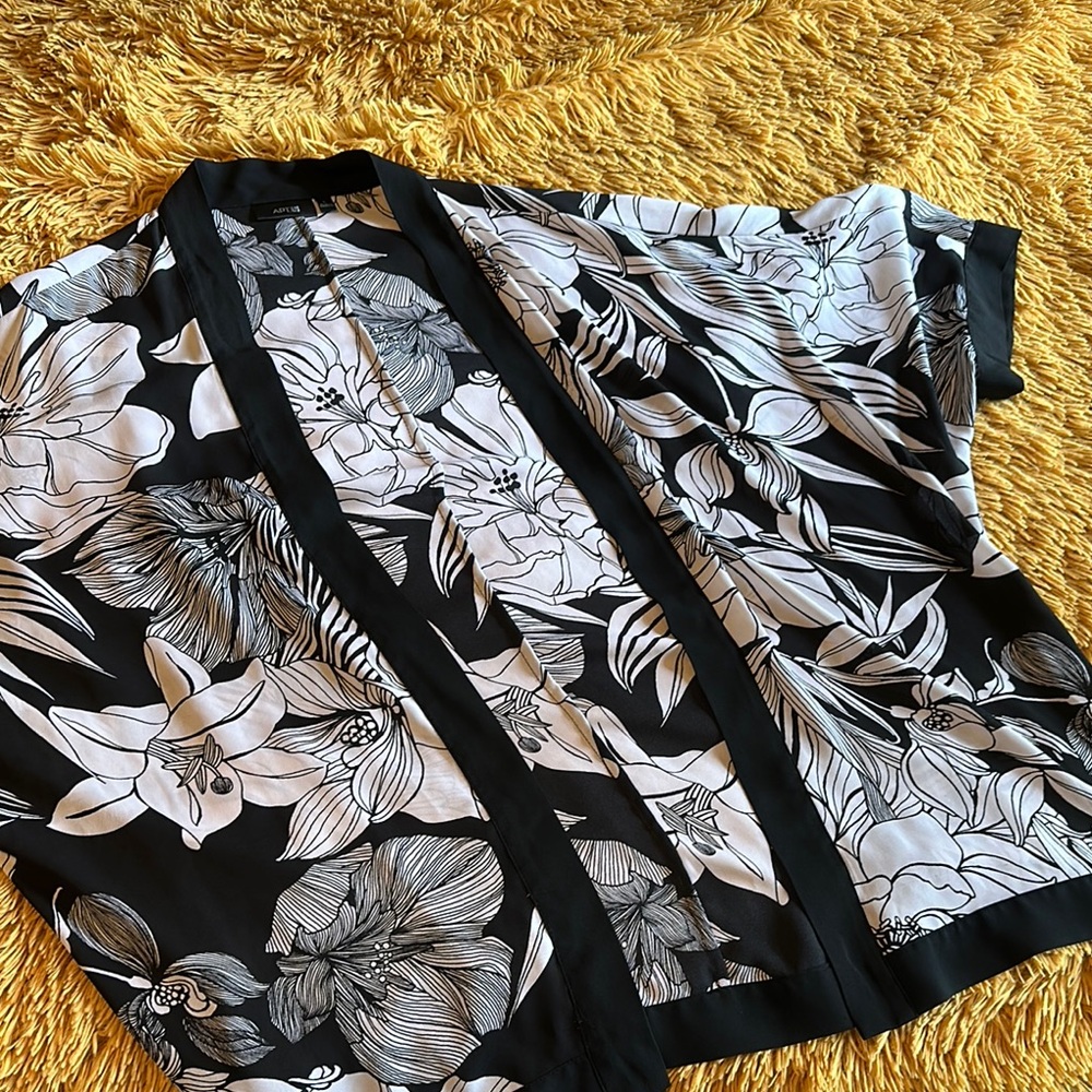 Black and White Floral Kimono
